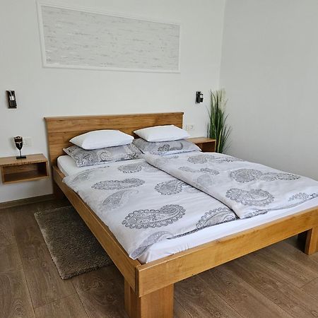 Apartments Woodnotes Licko Petrovo Selo Zewnętrze zdjęcie