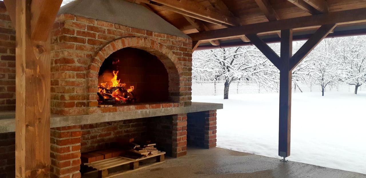 Apartments Woodnotes Licko Petrovo Selo Zewnętrze zdjęcie