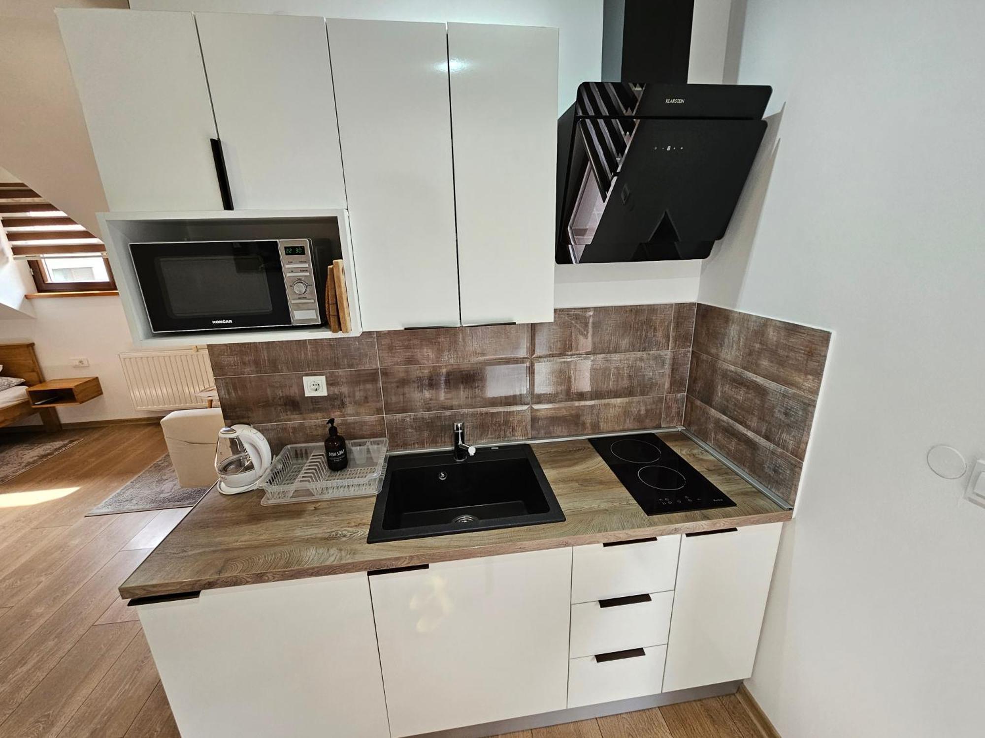 Apartments Woodnotes Licko Petrovo Selo Zewnętrze zdjęcie