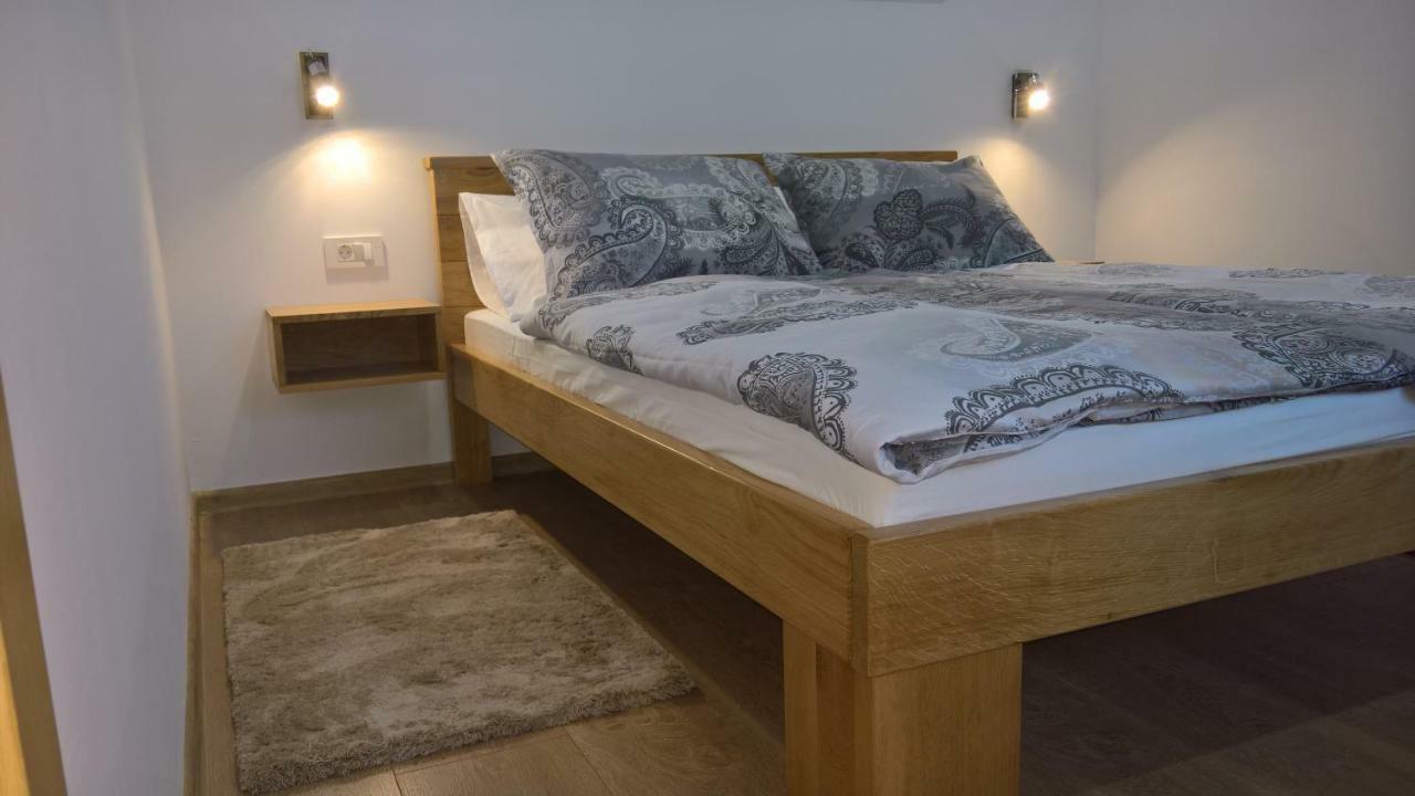 Apartments Woodnotes Licko Petrovo Selo Zewnętrze zdjęcie